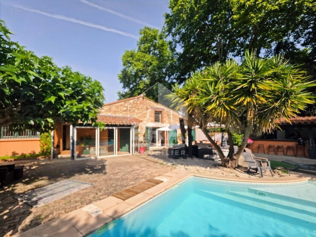 Maison à SAINT-CYPRIEN