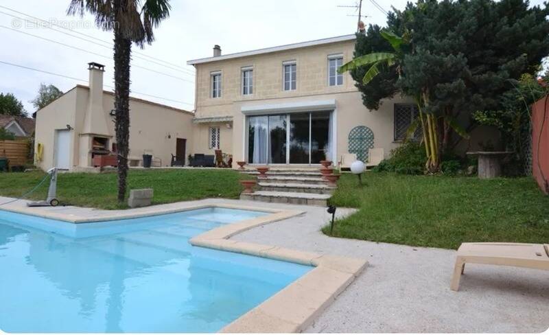 Maison à FARGUES-SAINT-HILAIRE