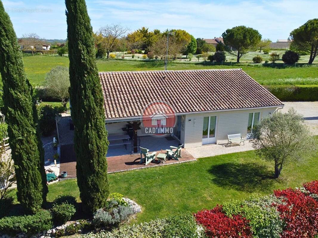 Maison à FLAUGEAC