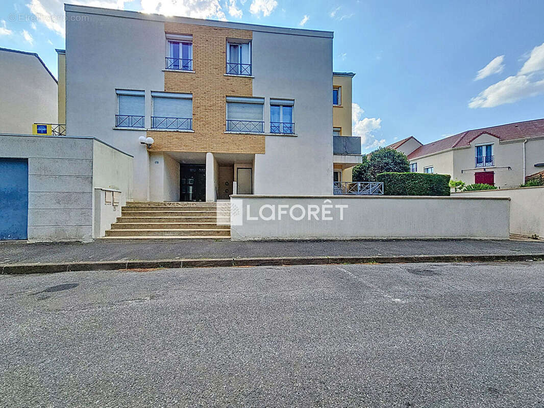 Appartement à MOISSY-CRAMAYEL