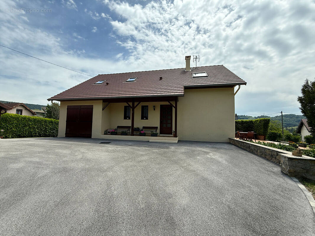 Maison à LONS-LE-SAUNIER