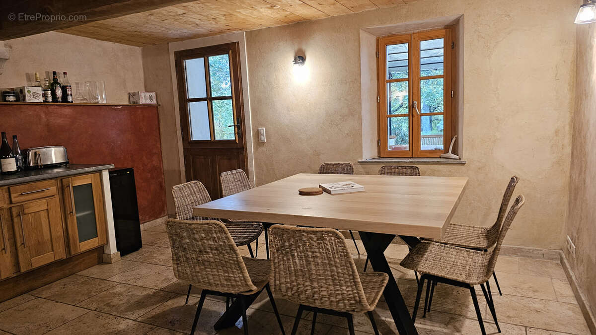 Maison à CAUSSOLS