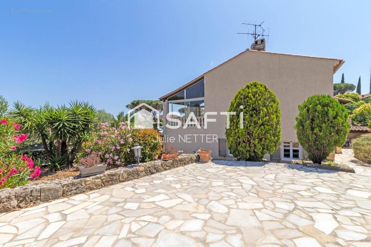 Photo 1 - Maison à FREJUS