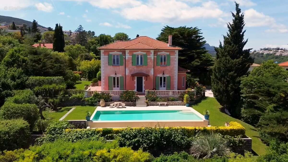 Maison à MANDELIEU-LA-NAPOULE