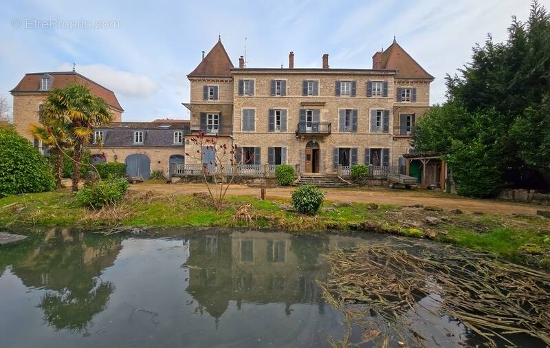 Maison à LUGNY
