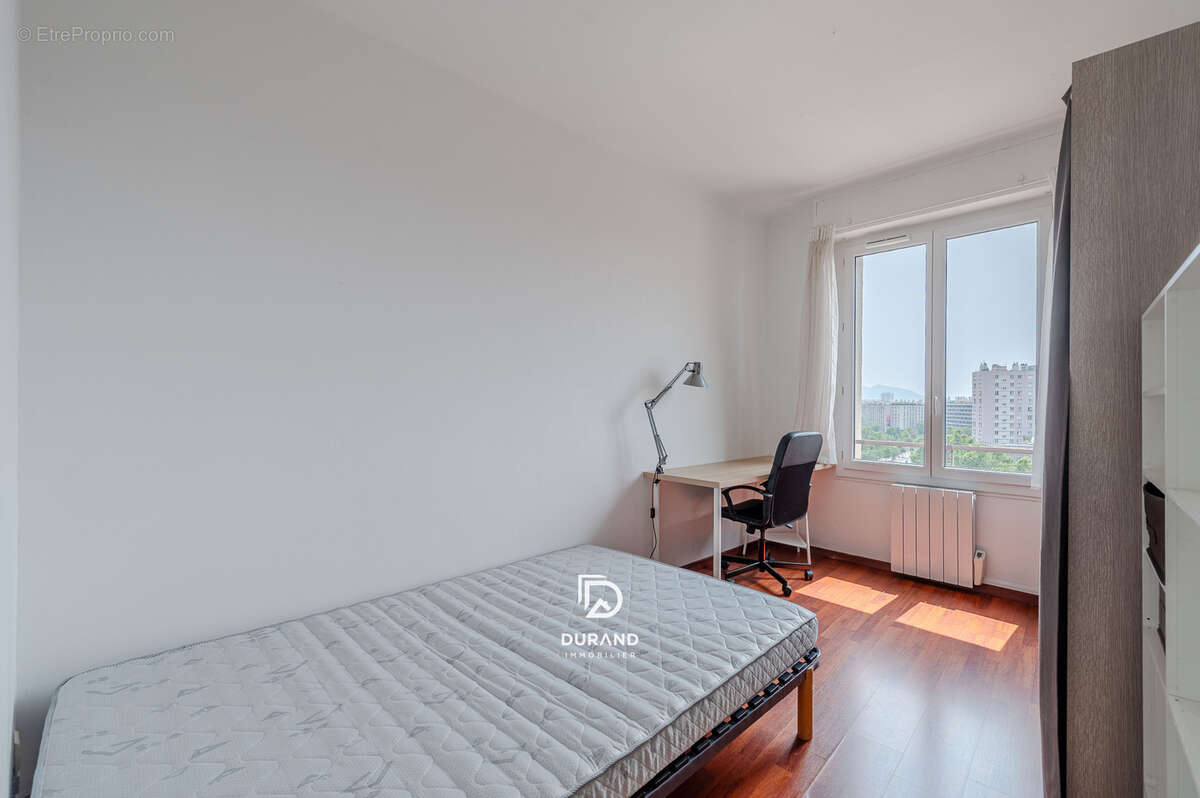 Appartement à MARSEILLE-5E