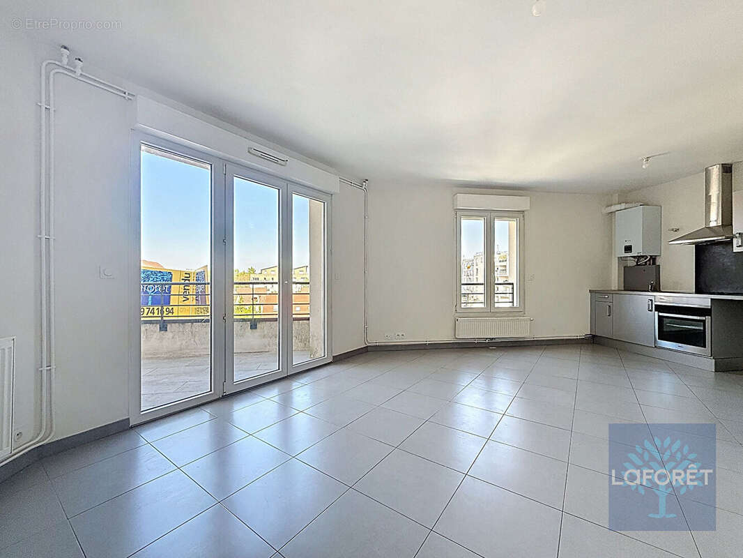 Appartement à CHILLY-MAZARIN