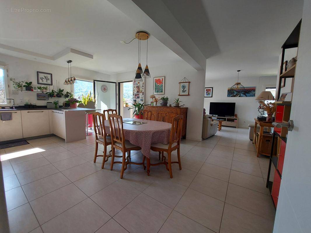 Appartement à SAINT-JORIOZ