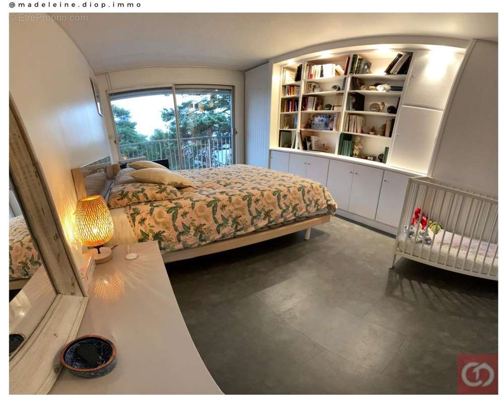 chambre 2 - Appartement à NOGENT-SUR-MARNE