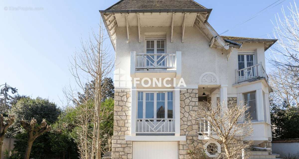 Maison à ENGHIEN-LES-BAINS