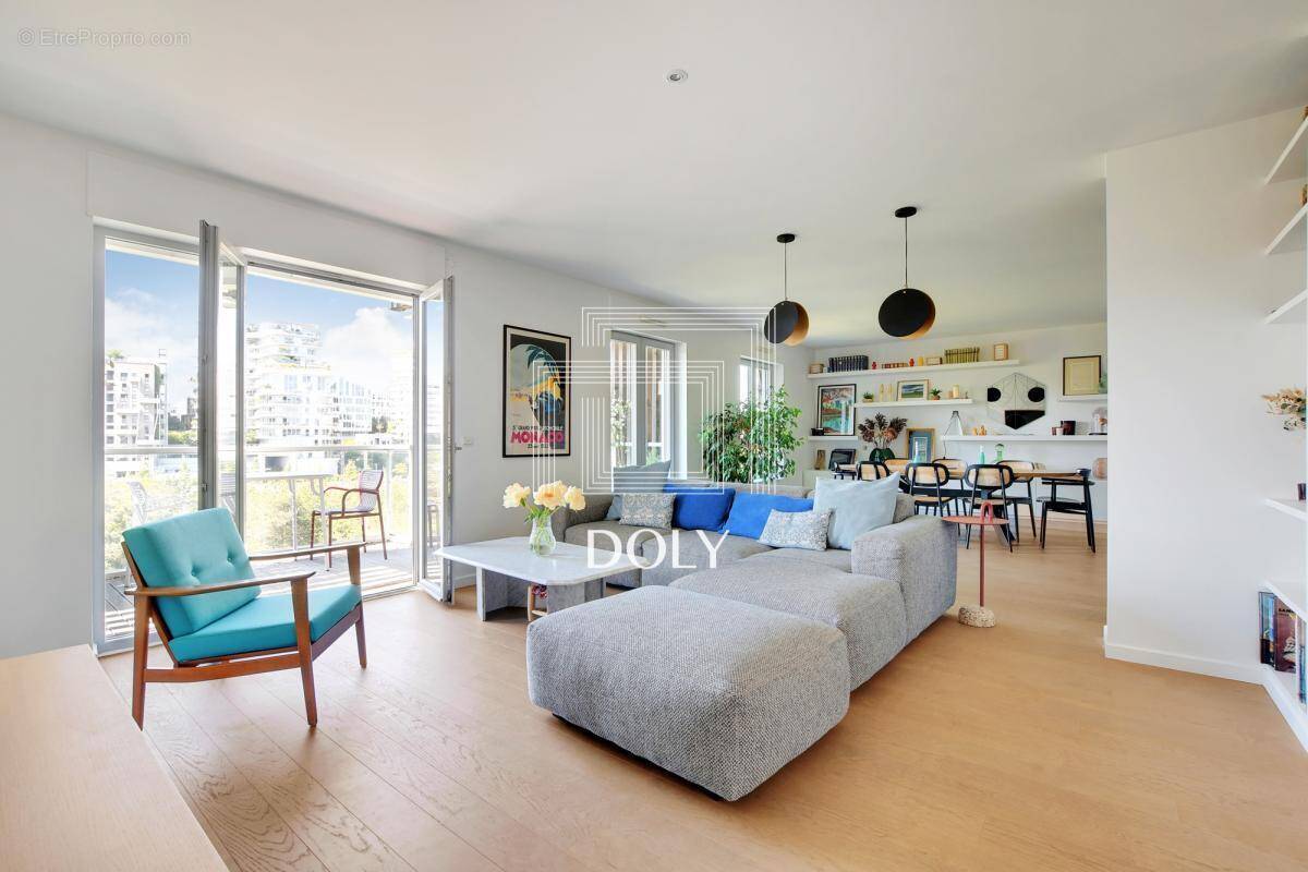 Appartement à PARIS-17E