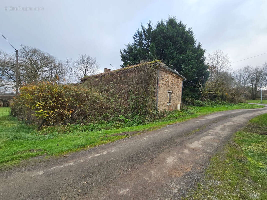 Maison à LATHUS-SAINT-REMY