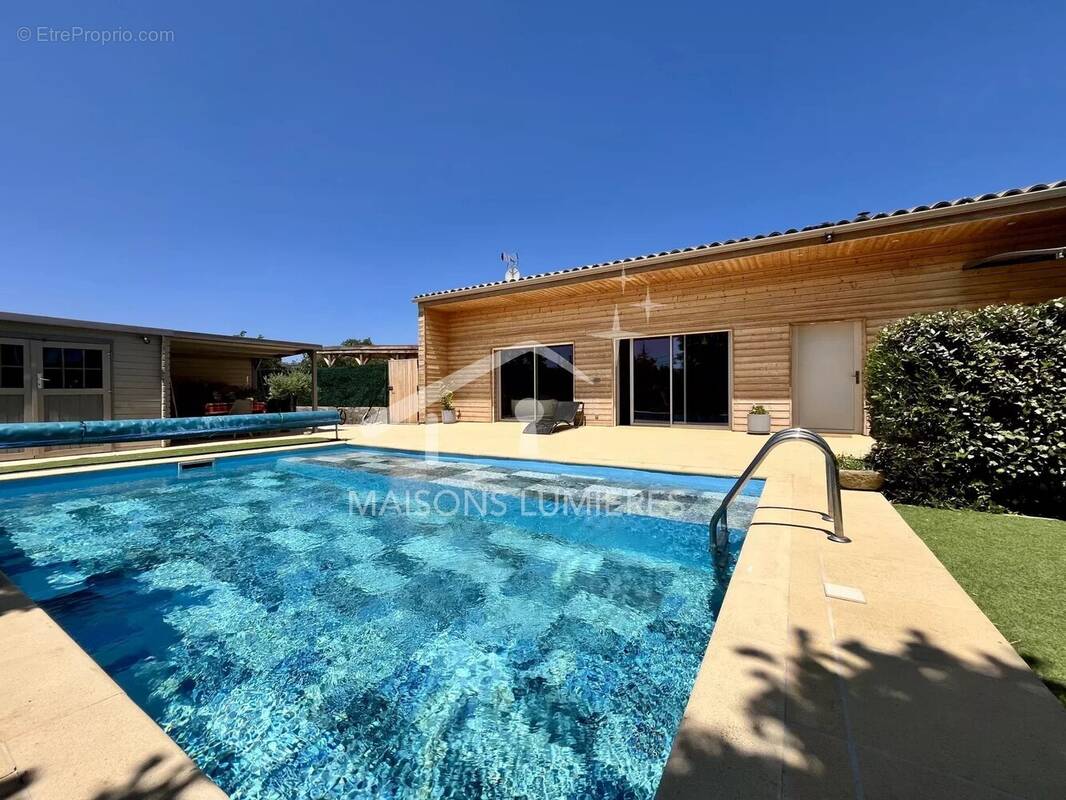 Maison à SAINT-SATURNIN-LES-APT