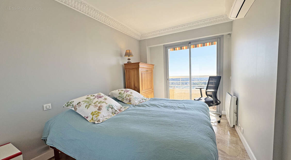 Appartement à VENCE