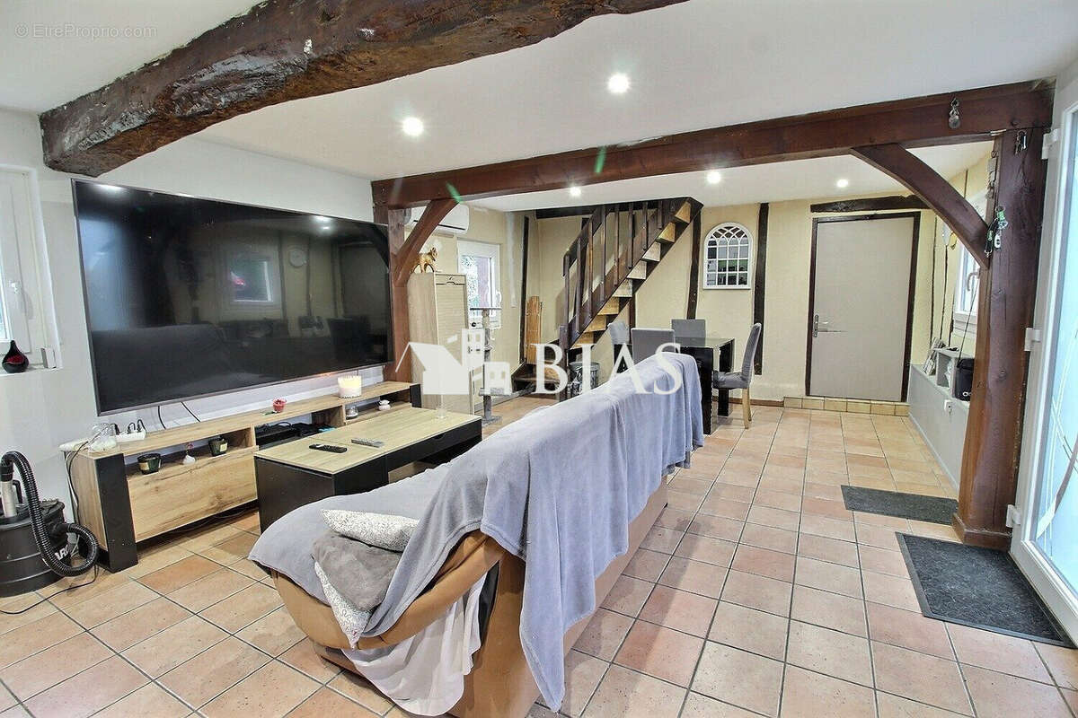 Maison à BUCHY