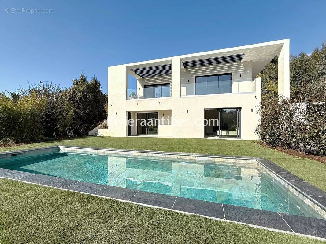 Maison à VALLAURIS