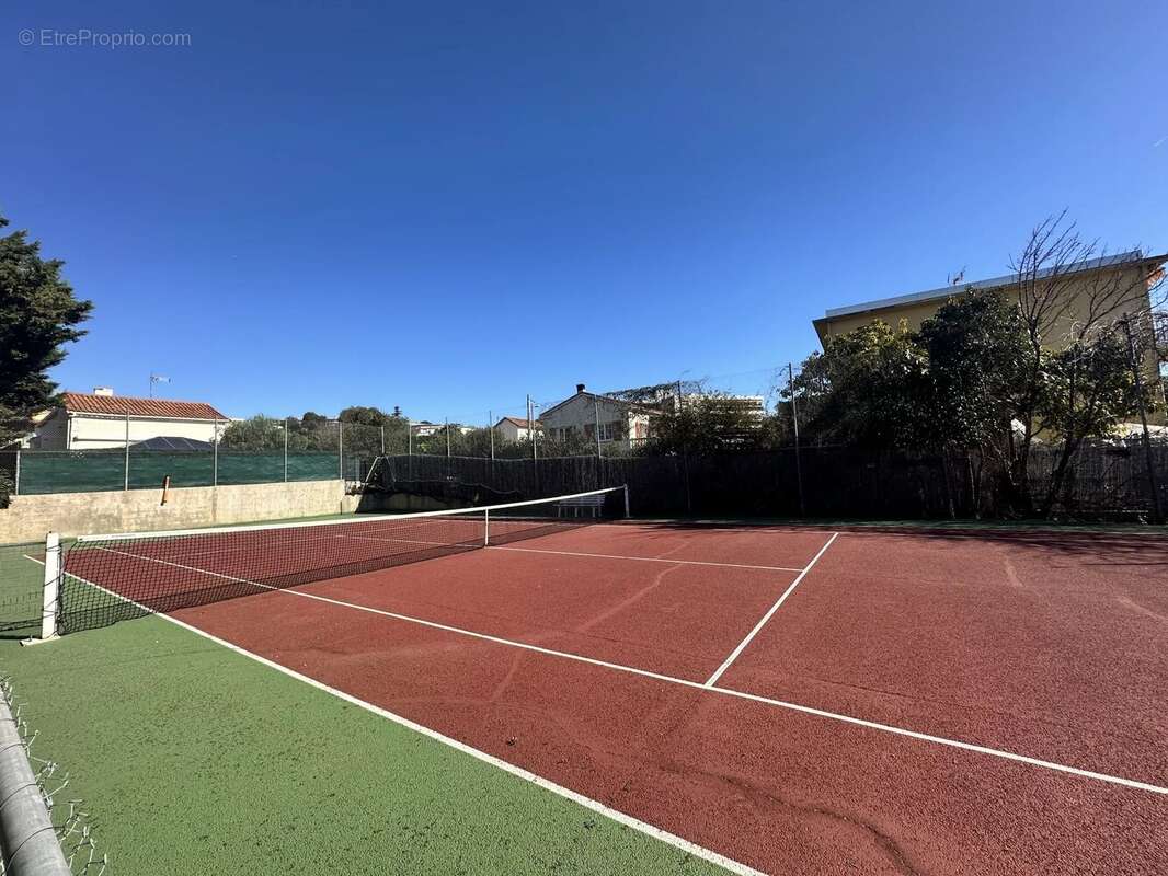 Appartement à SAINT-LAURENT-DU-VAR