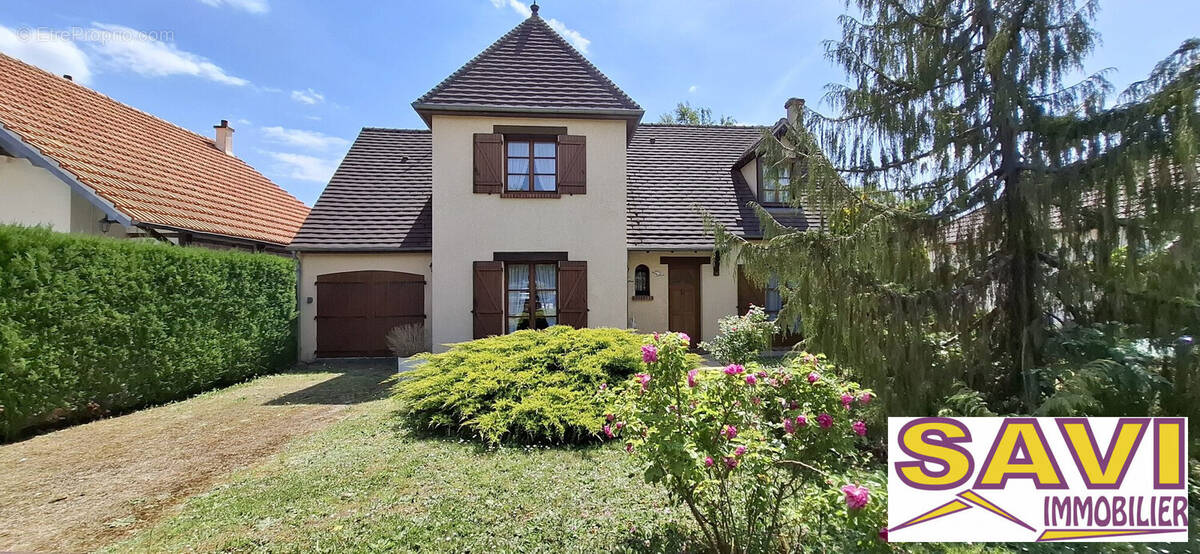 Maison à FERRIERES-EN-GATINAIS