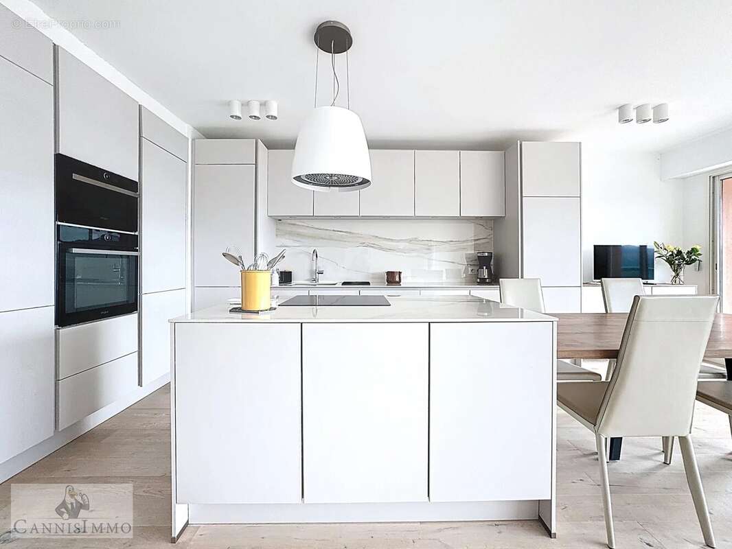 Appartement à MANDELIEU-LA-NAPOULE