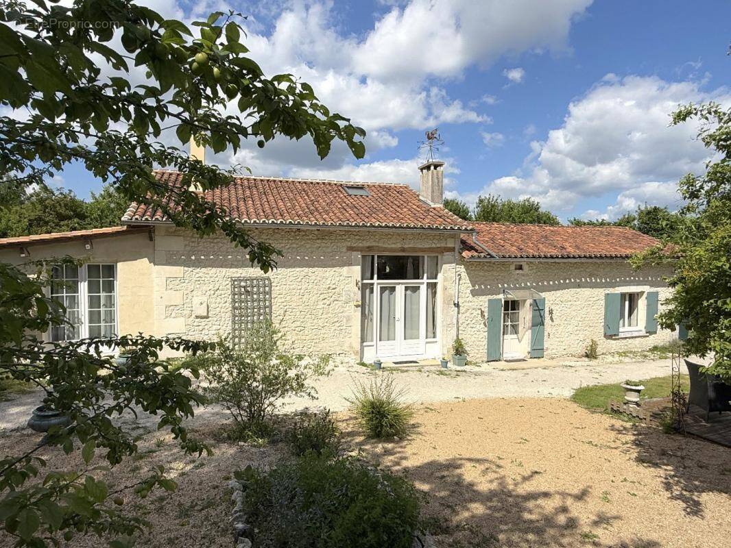 Maison à BOUTEILLES-SAINT-SEBASTIEN