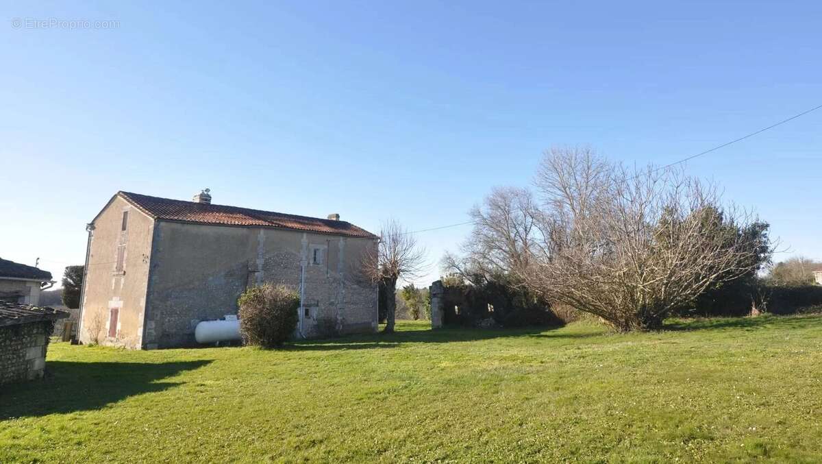 Maison à CHALAIS