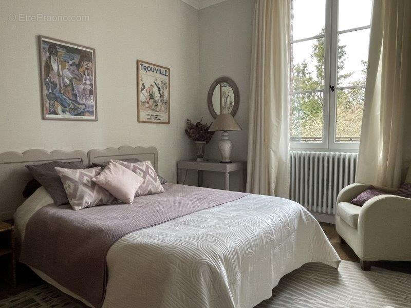 Maison à LA BAZOCHE-GOUET