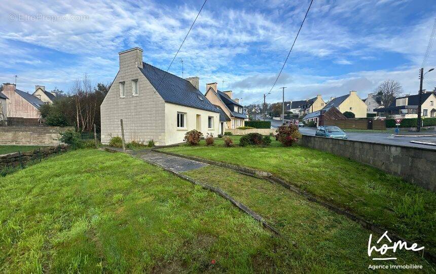 Maison à PLOUEDERN