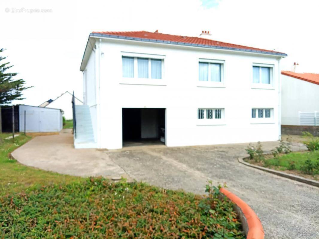 Maison à SAINT-HERBLON