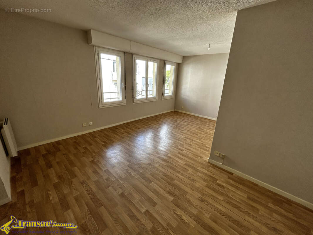 Appartement à PUY-GUILLAUME