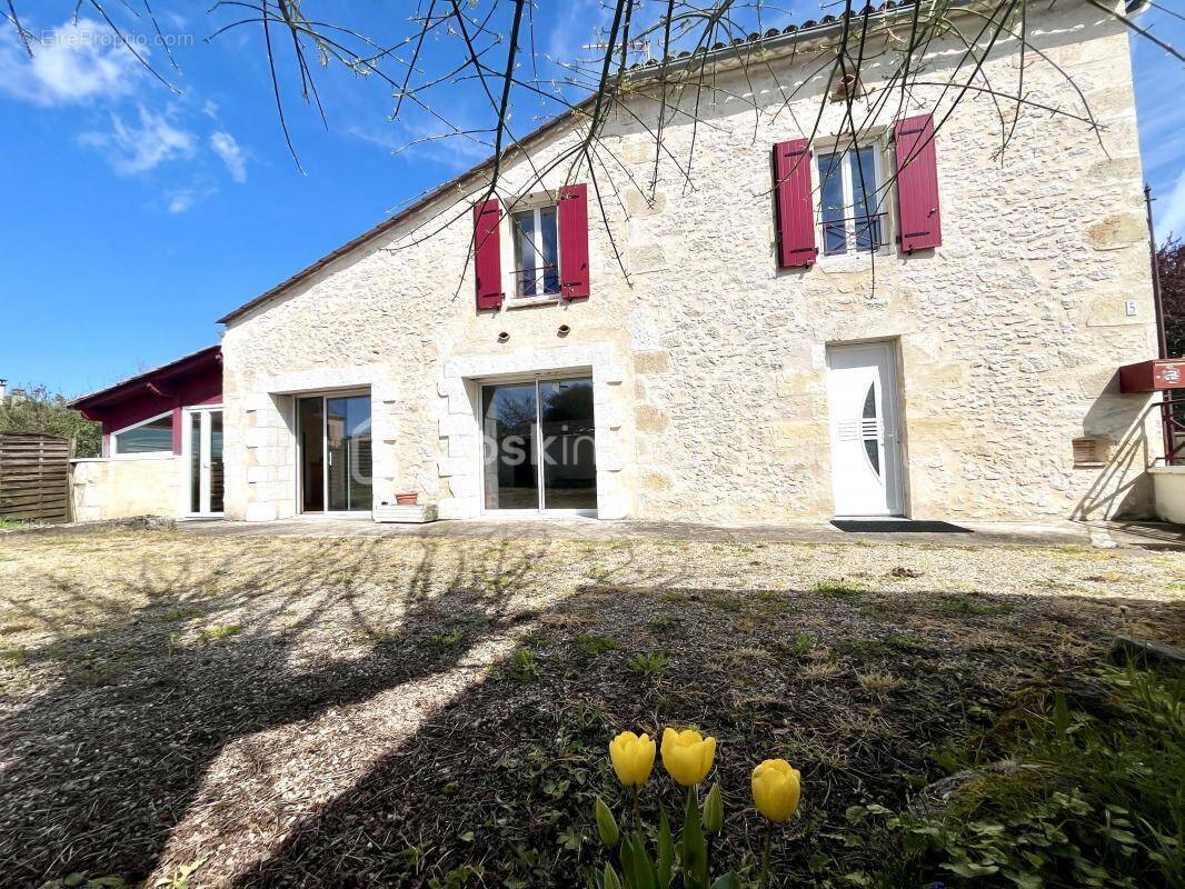 Maison à VELINES