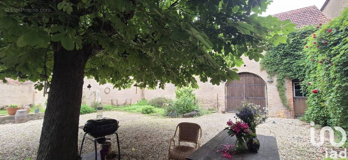Photo 1 - Maison à NOYERS