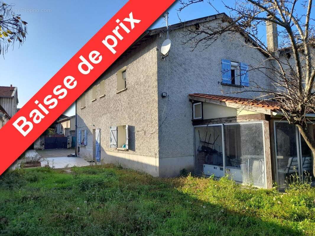   - Maison à VAULX-EN-VELIN