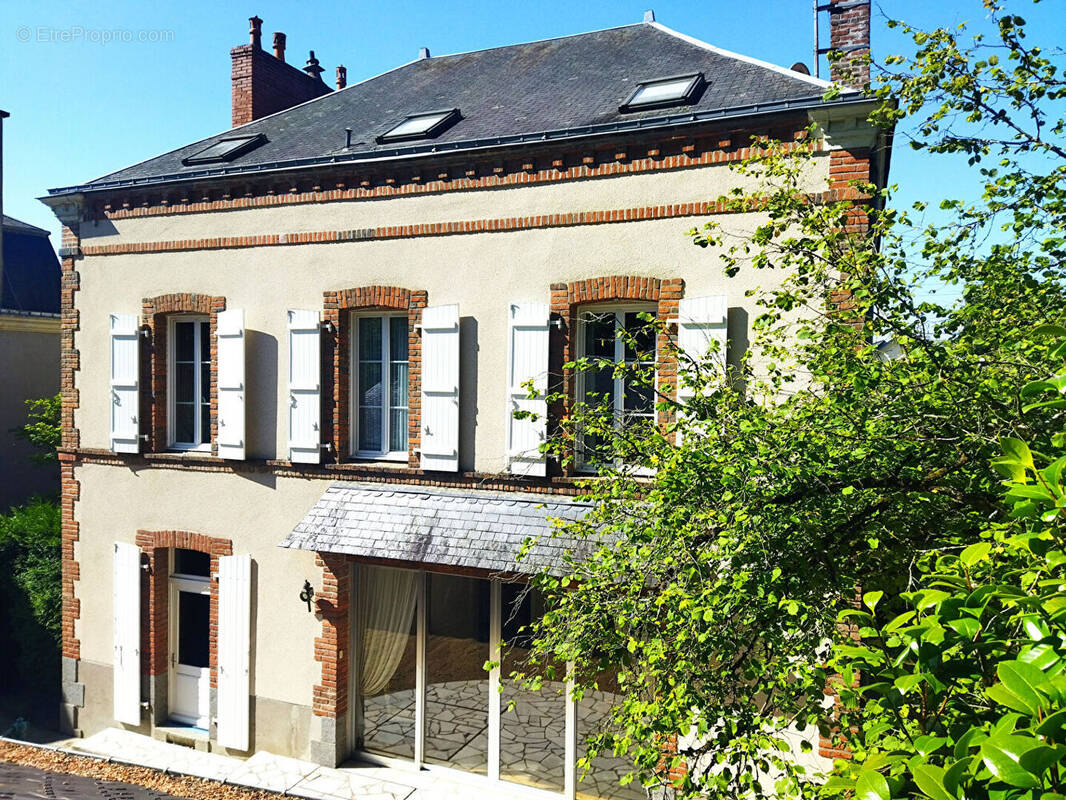 Maison à MAYENNE