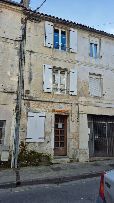 Maison à SAINTES