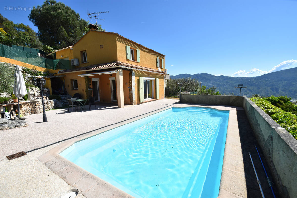 Maison à CARROS