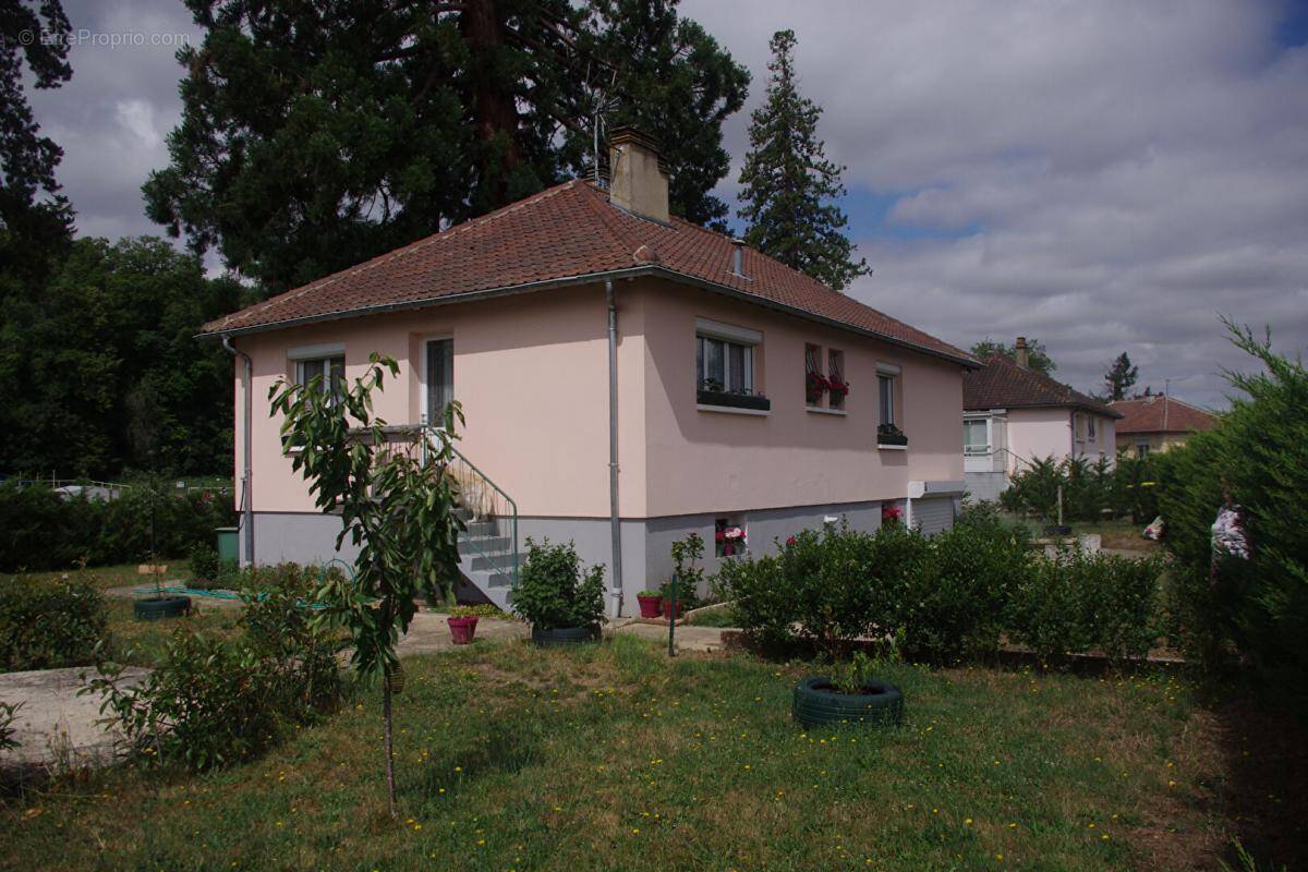 Maison à SAINT-LUBIN-DES-JONCHERETS