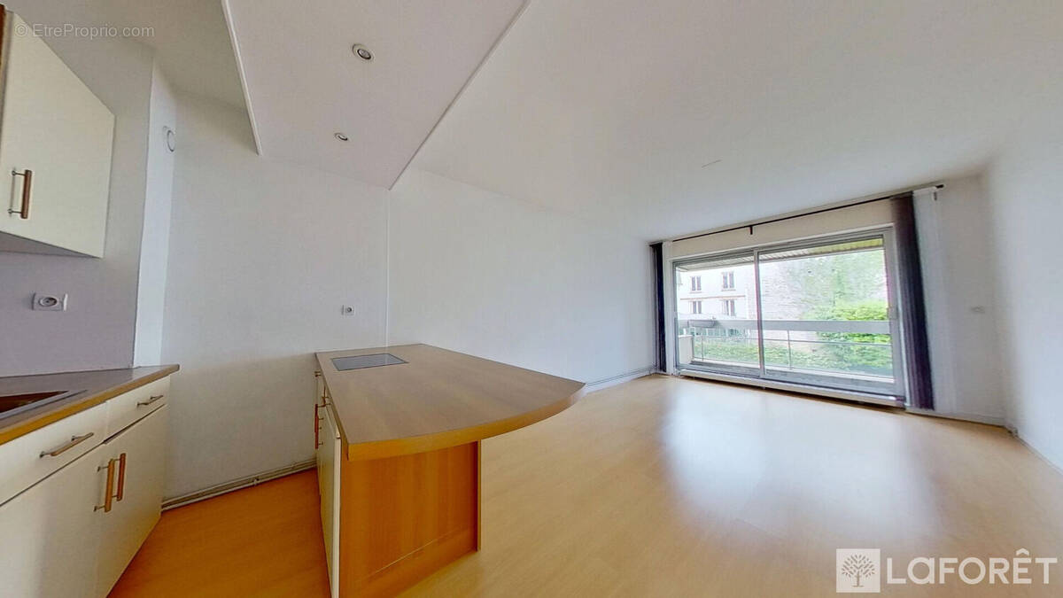 Appartement à NEUILLY-SUR-SEINE