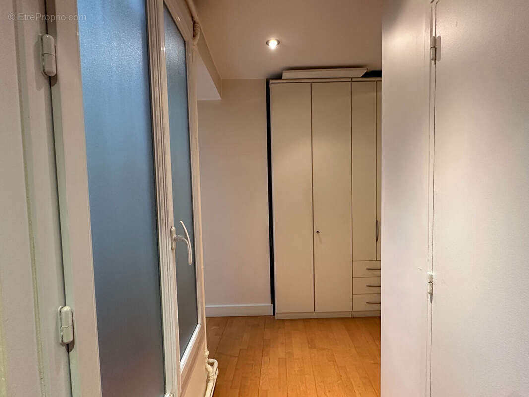 Appartement à PARIS-1E