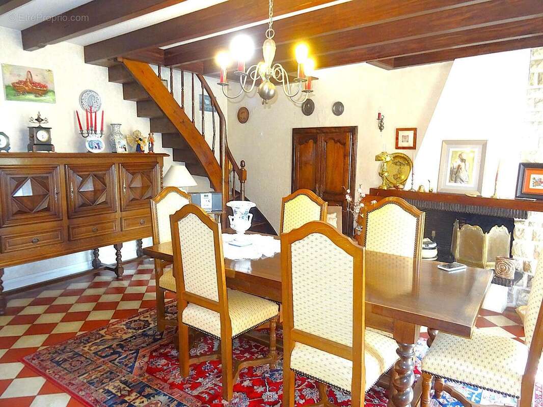   - Maison à THOUARS