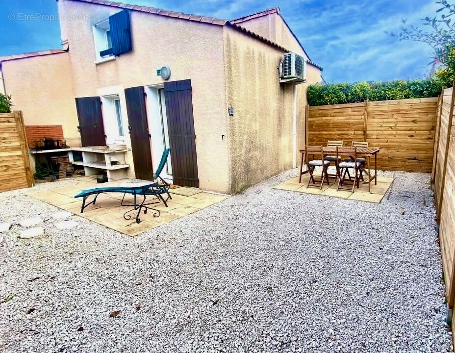 Maison à VIC-LA-GARDIOLE