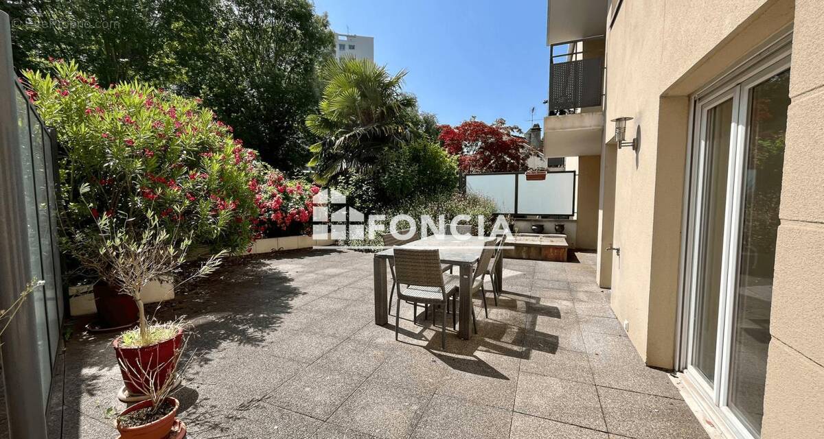 Appartement à FRESNES