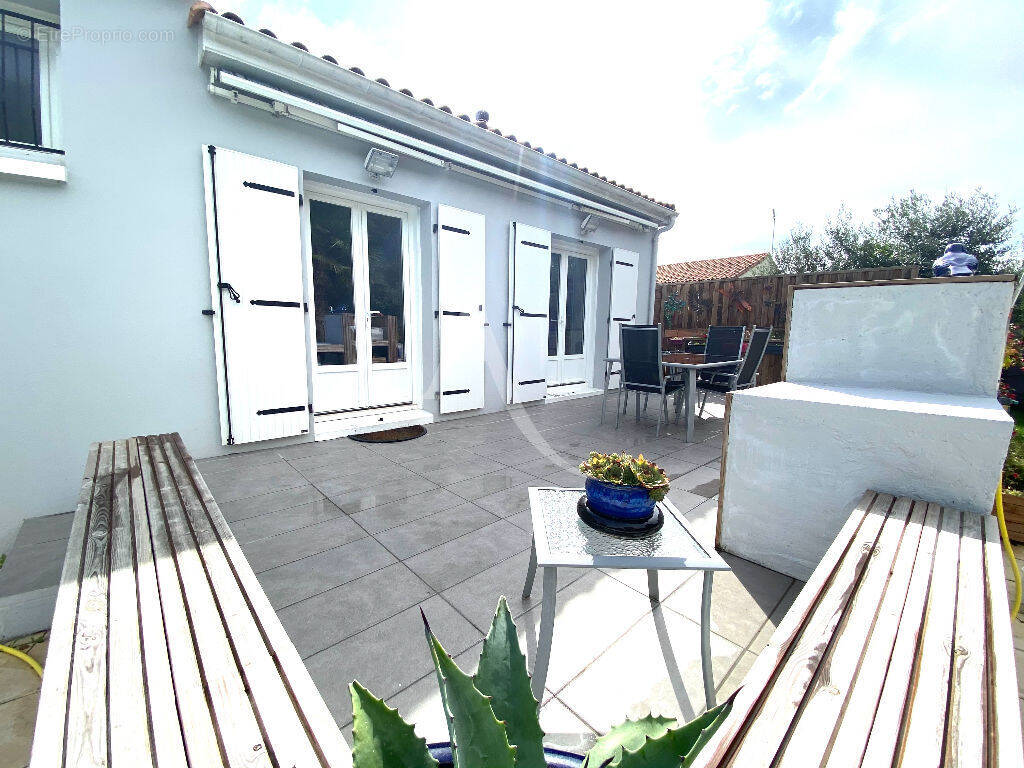 Maison à PORT-D&#039;ENVAUX