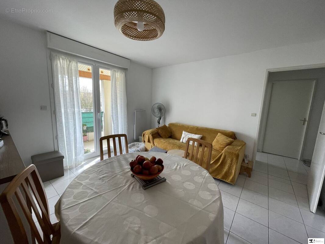 Appartement à CAZERES