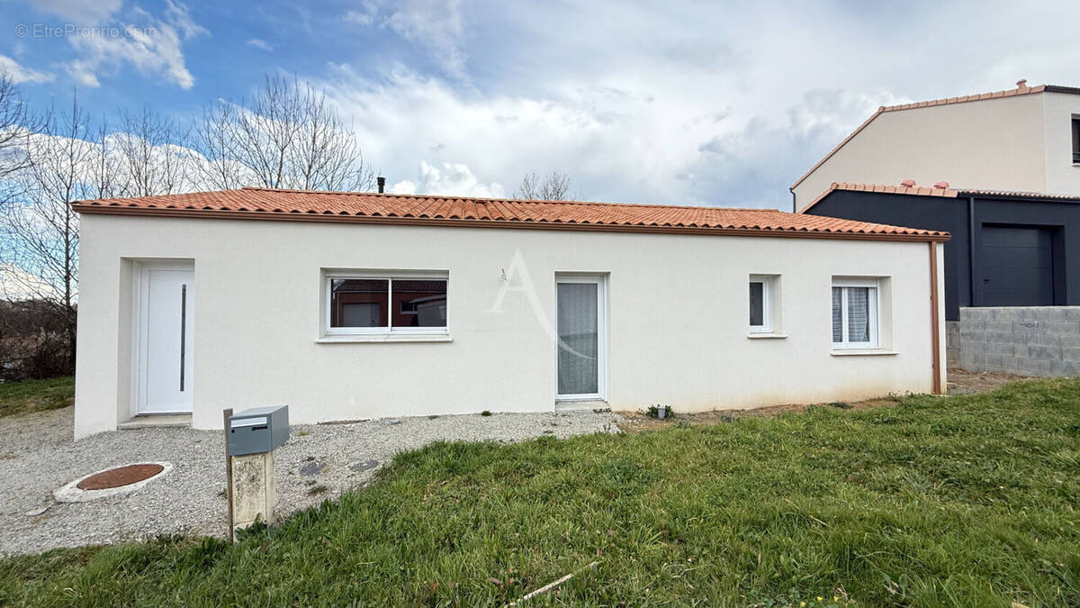 Maison à SAINT-FLORENT-DES-BOIS