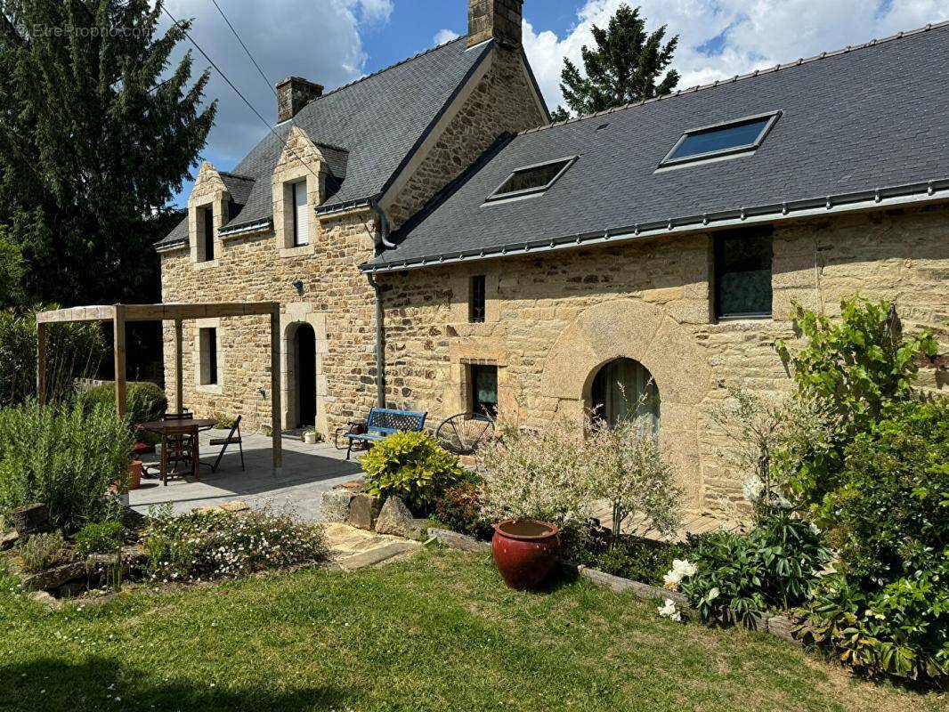 Maison à PLUVIGNER