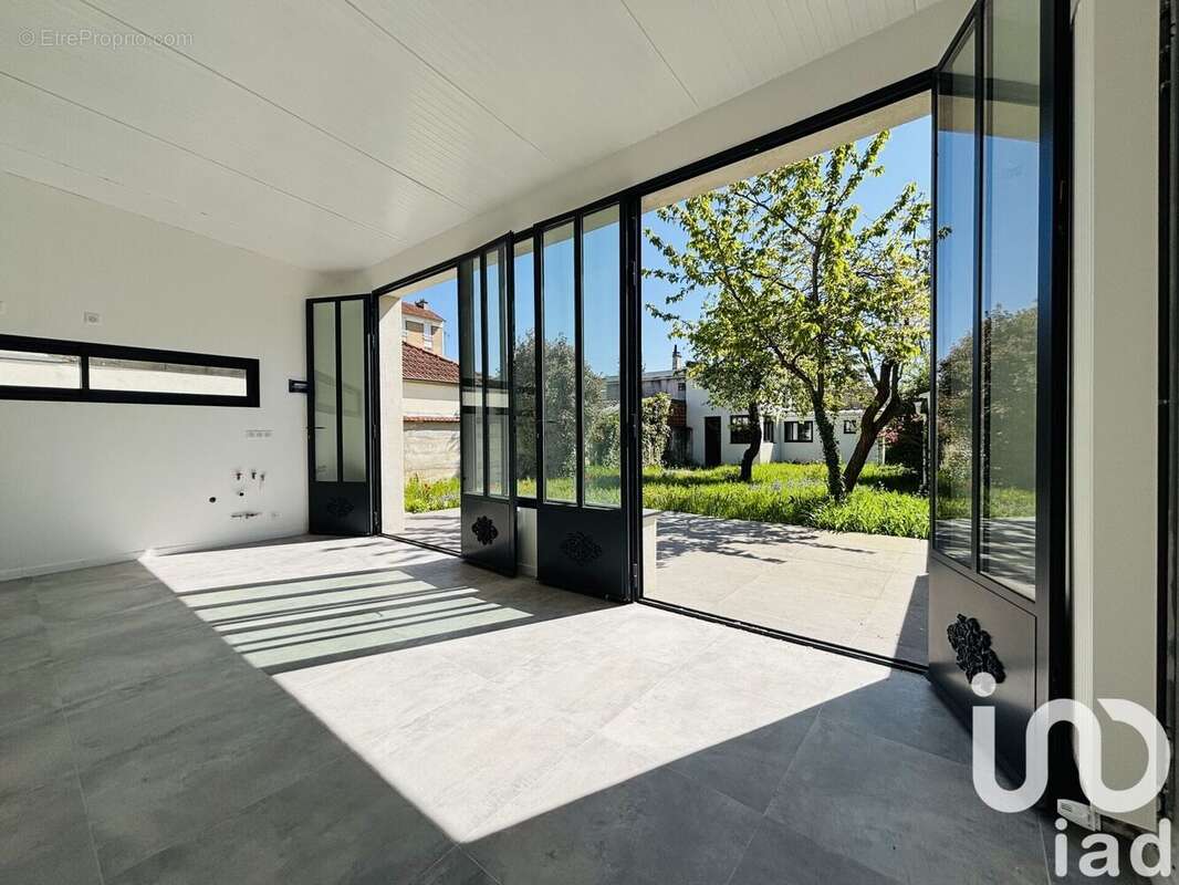 Photo 2 - Maison à SAINT-MAUR-DES-FOSSES