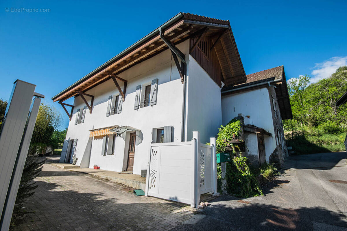 Maison à CONTAMINE-SUR-ARVE