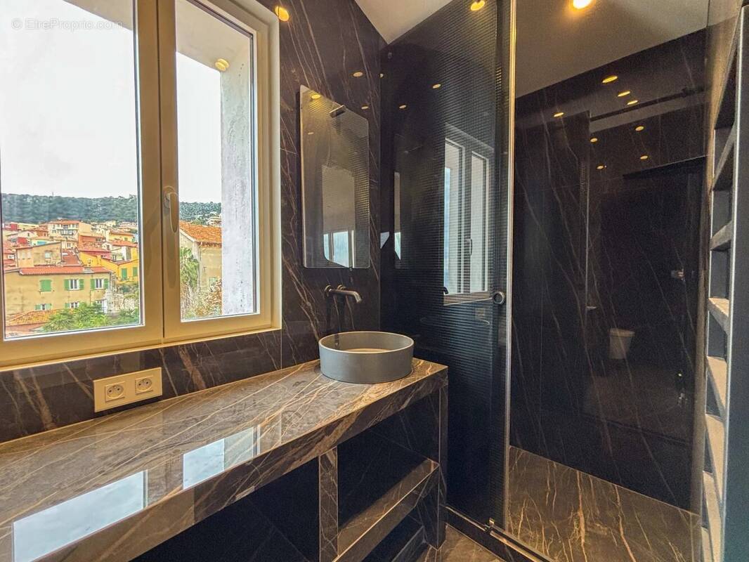 Appartement à VILLEFRANCHE-SUR-MER