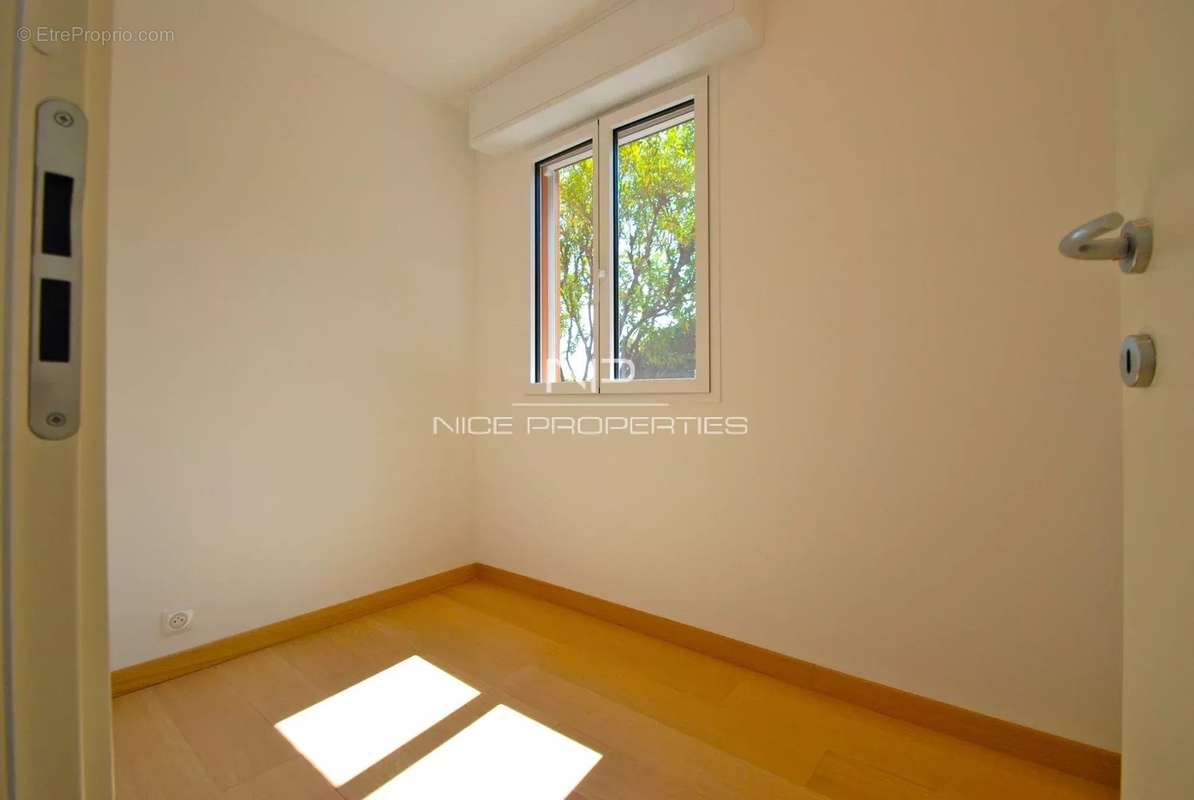 Appartement à EZE