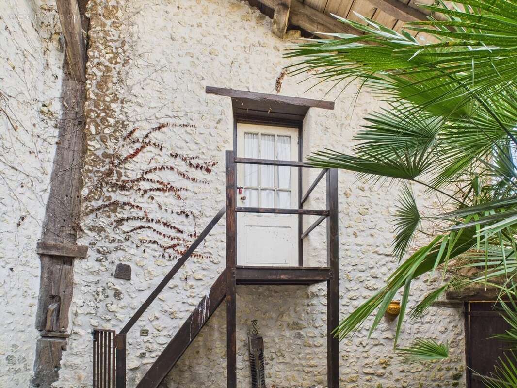 Maison à AUBETERRE-SUR-DRONNE